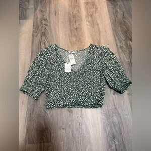 American Eagle Outfitters Green Floral Blouse
